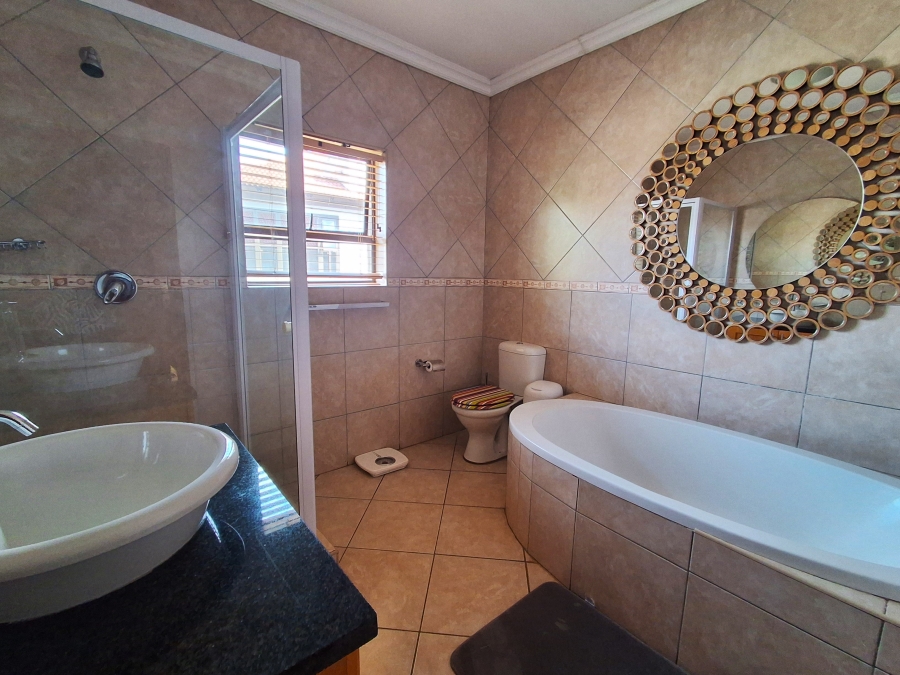 4 Bedroom Property for Sale in Ifafi North West